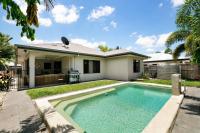 'Serene Selwyn' Coastal Villa near Trinity Beach - B&B