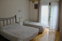 Basic Triple Room with Shared Bathroom