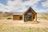Yellowstone Prairie Retreat 360 Mountain Views! - Bed and Breakfast