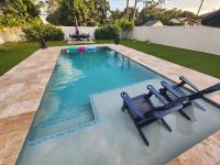 B&B Boynton Beach - Saltwater pool, FREE beach passes & GREAT location! - Bed and Breakfast Boynton Beach