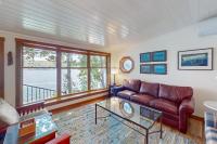 Four bedroom holiday home 