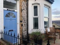 Kitson House - Sea Views, Terraces, 1 min walk to Seafront, 5 to Beach, Free Street Parking, Old Town - B&B Scarborough