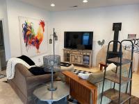 The Funky Chicken Hot Tub BBQ SLEEPS 4 - B&B Ahwahnee