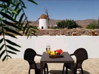 Encantadora casita con molino y piscina - B&B Antigua