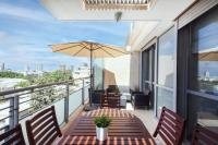 Splendor 2-BR in Melchet by HolyGuest - Bed and Breakfast Tel Aviv