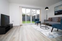 Modern and Cosy 3 Bed House Close to Cardiff City Centre perfect for Family Relocations, Contractors & Groups by Gurkha Stay with Free Parking and Wifi - Chambres d'hôtes Cardiff