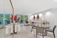 B&B Miami - Poolside Oasis! Steps To Pool & Jacuzzis! 4 BR - Bed and Breakfast Miami