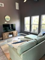 Minutes to Swim, Pet Friendly, Sleeps 6, Jet Skis - B&B Canyon Lake