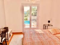 Provencal villa with stunning view & summer pool - B&B
