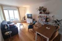 B&B Levallois-Perret - Appartement chaleureux avec balcon proche métro ligne 3 - Bed and Breakfast Levallois-Perret