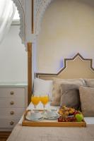 ADANAR Muralla Zirí Centro Premium - B&B Granada