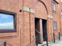 Modern 2 bed townhouse just outside City Walls with free private parking - B&B