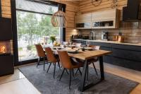 Upea Villa Lapin Kulta hirsihuvila Inarijärven rannalla - B&B Inari