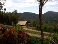 Chalé Pakere Montebello Lumiar - lareira, wi-fi, sauna, piscina - vista incrível - locação do chalé sem prestação de serviços - Ferienwohnung