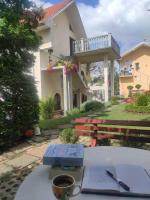 Andrea Airport Apartments - Bed and Breakfast