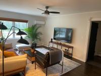 Cute ranch house, less than 1 mile to downtown and skidmore. 2 miles to the track and SPAC - B&B