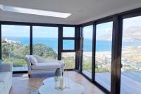 B&B Le Cap - Modern mountainside home with ocean view - Minimal load shedding - Bed and Breakfast Le Cap