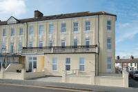 B&B Harwich - Space Apartments - Large Private Terrace -Sea Front Location - Wi-Fi - Flat 2 - Bed and Breakfast Harwich