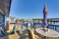Near Ocean Home with Deck and Grill in Surfside Beach - B&B