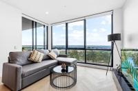 Exquisite High-End Retreat in Macquarie Park - B&B Sydney