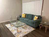 Cozy Retreat 1.8 Mi to Stadium - B&B
