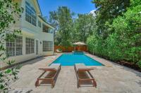 Woodlands Contemporary 4BR3Bath with heated Pool and Spa - B&B The Woodlands