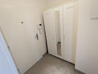 Cozy Apartment with Big Terrace in Central Prague - Karlín - Bed and Breakfast Praag