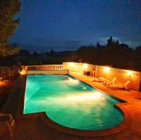 B&B Piolenc - Les Garrigues de l'Oluké - Spa, Piscine, Tennis - Bed and Breakfast Piolenc