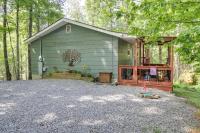 Quaint Smoky Mountain Cabin - 4 Mi to Gatlinburg! - B&B