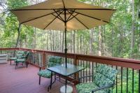 Quaint Smoky Mountain Cabin - 4 Mi to Gatlinburg! - B&B Gatlinburg