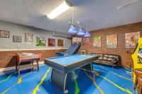 9 Mi to Disney! Family Home w/ Pool & Game Room - B&B Davenport