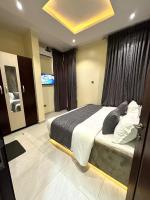 GOD'S TOUCH APARTMENTS SHORT-LET Adenugba Street Oregun Ikeja Lagos Nigeria - Chambres d'hôtes Ikeja