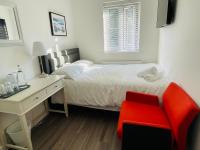 Riverside Double Room Garden View E14 - B&B London