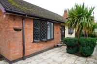 Charming 3 Bed Bungalow Parking & Wifi Business and Leisure by Jesswood Properties - Ferienwohnung Hinckley