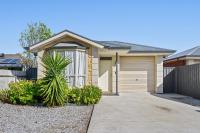 Summer Salt - Aldinga Beach - C21 SouthCoast Holidays - B&B