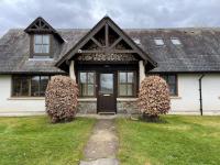 B&B Blairgowrie - Holly Tree Lodge with Sauna near Glenshee - Bed and Breakfast Blairgowrie