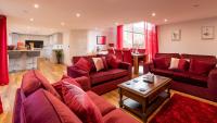 Caer Fedwen Barns Cariad Spacious self catering 3 bed Group Getaway Luxury Cottage with Private Hot Tub - B&B