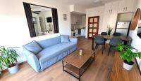 B&B Larnaca - Sea View Apt - 2 min walk to the Beach & 200 Mbit Highspeed internet - Bed and Breakfast Larnaca