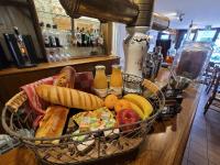 Chambre indépendante Au Relais Normand - Bed and Breakfast Cormeilles