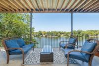 Ember’s View, Spa City Jewel- Lovely Lake Condo - Chambres d'hôtes Hot Springs