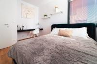 Prague Marina River View Apartment Close To City Centre FREE PARKING - B&B Praga