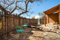 Nob Hill Home with Private Yard! - Chambres d’hôtes