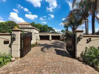 OR Tambo Airport Mansion ,Self Catering Holiday Home - Chambres d’hôtes Boksburg