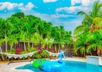 Colorful Home - Pool - Game Room - Basketball Court - BBQ & More - Chambres d'hôtes Fort Lauderdale