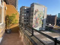 Stylish city-centre apartment with balcony - B&B