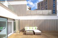 Modern, Stylish, Canalside PENTHOUSE Apartment Next to Wembley Stadium! - B&B