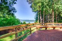 Charming Poulsbo Retreat Hood Canal Views! - B&B Poulsbo