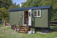 Shepherds Huts Tansy & Ethel in rural Sussex - B&B Arundel