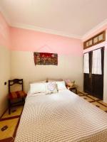 Camera Matrimoniale con Bagno in Comune 