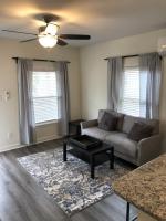 Lakewoodlyon Park Renovated Cottage Near Duke 23b - Bed and Breakfast